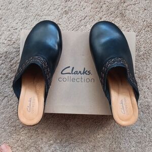 Clarks Women's Navy Slip-On Mules